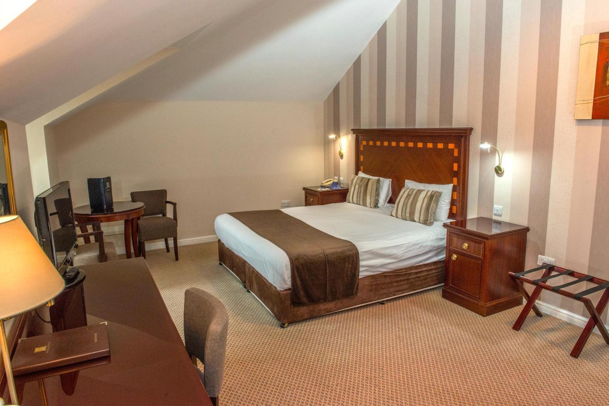 Manor Of Groves Hotel, Golf & Health Club 소브리지워스 외부 사진