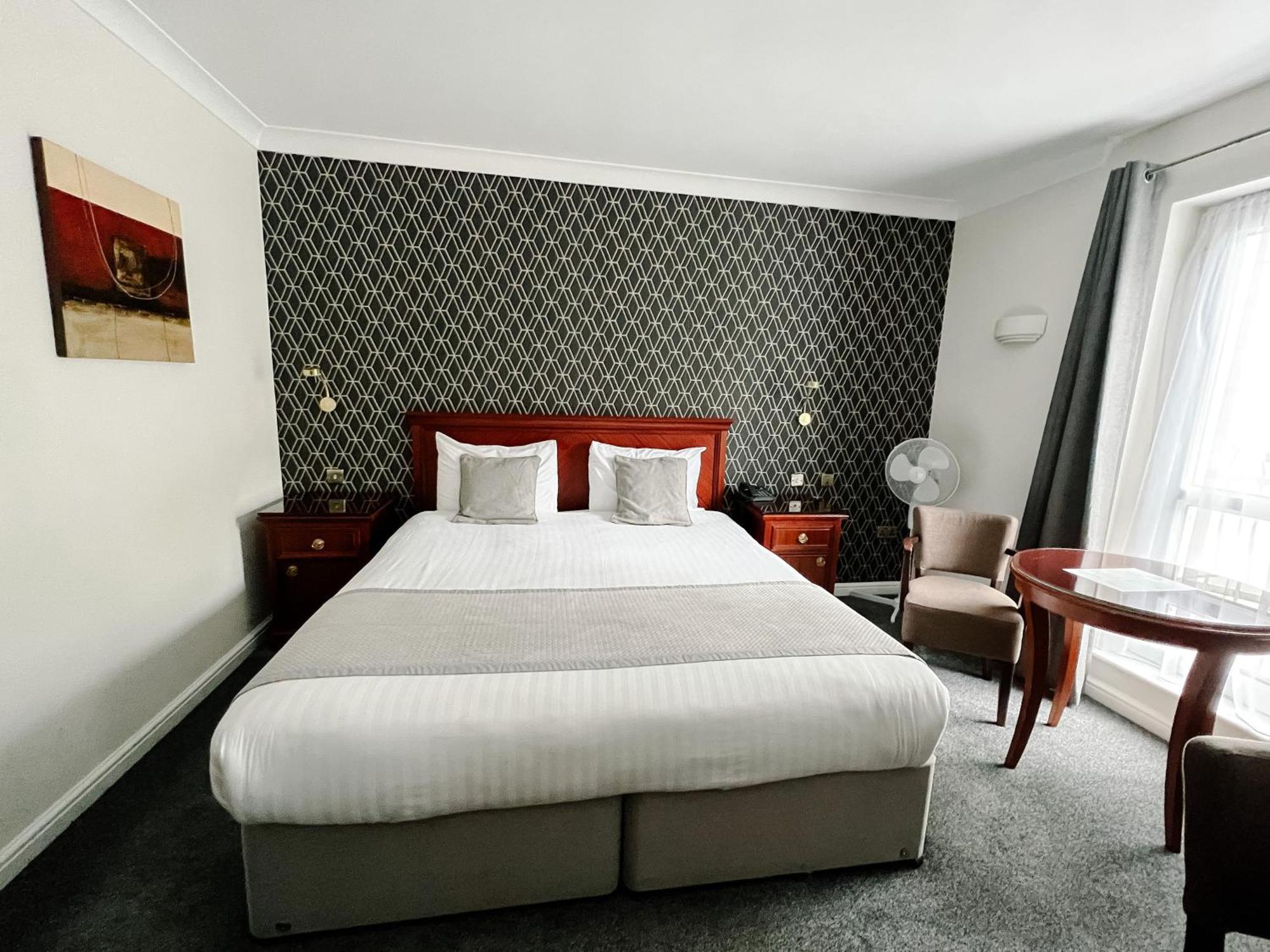 Manor Of Groves Hotel, Golf & Health Club 소브리지워스 외부 사진